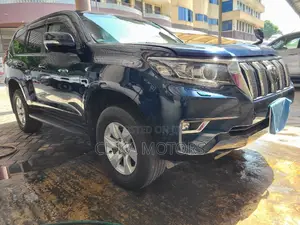 2017 Prado 2.7 Toyota Land Cruiser in Blue: Spacious & Stylish SUV