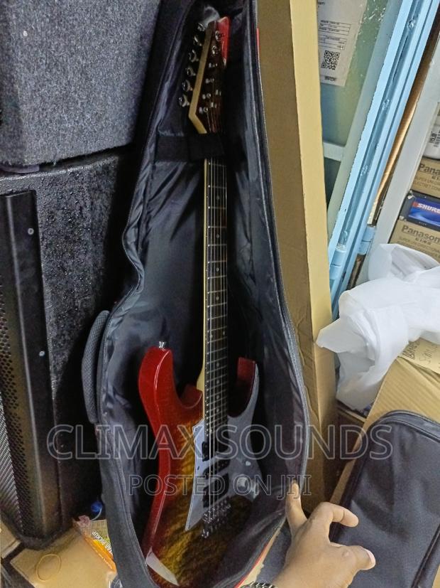 Electric Solo Guitar Fender 24 Fret