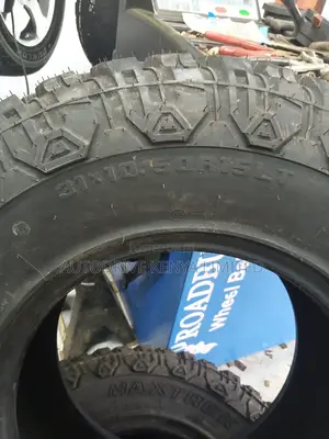 31X10.50r15lt Maxtrek Mud-Grip