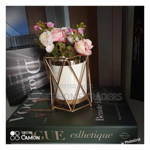 White Succulent Stand Flower Plant Vase With Metal Stand