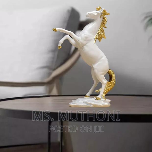 Decorative Horse Statue Available * - main view