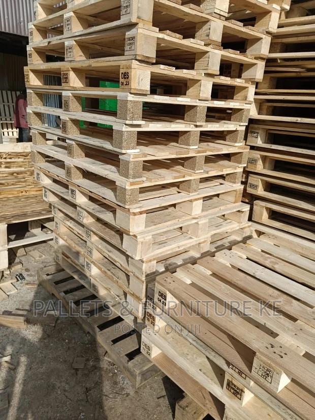 Shipping Wooden Pallets