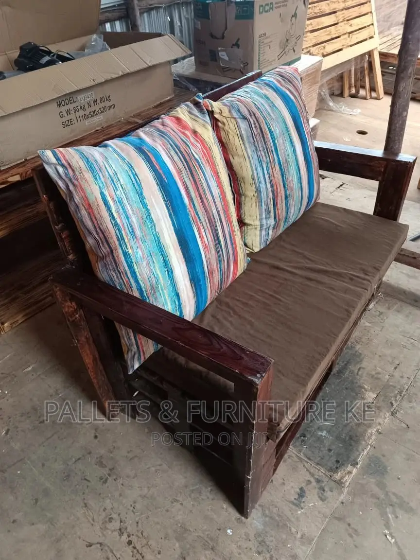 DIY 2 Seater Pallet Seat 0875
