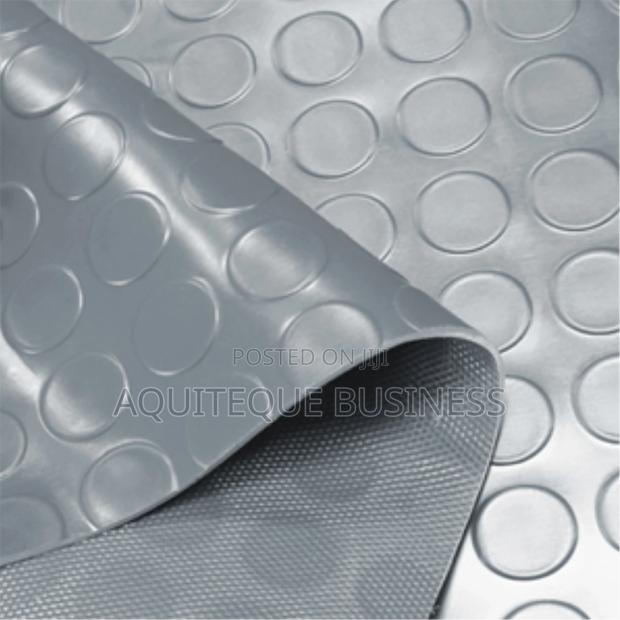 Round Stud Rubber Mat - main view