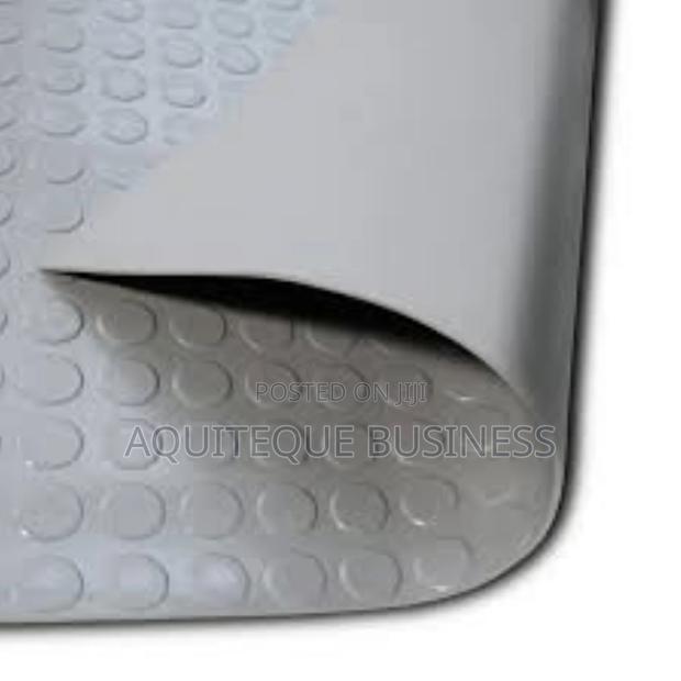 Round Stud Rubber Mat - main view
