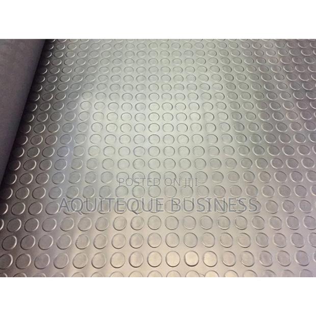 Round Stud Rubber Mat - main view