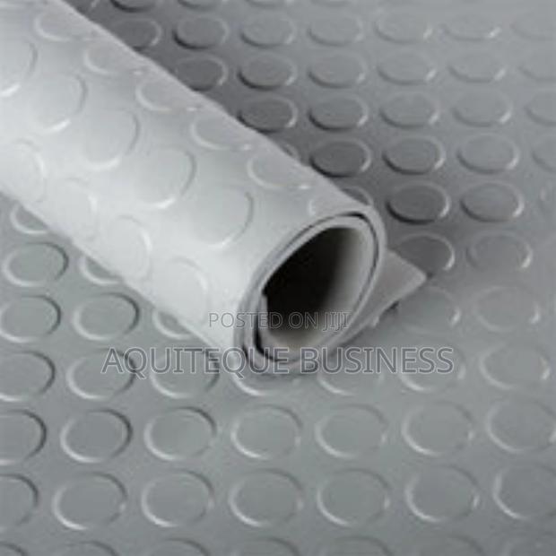 Round Stud Rubber Mat - main view