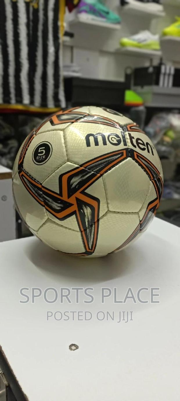 Molten Size 5 Football Match Ball - thumbnail 2