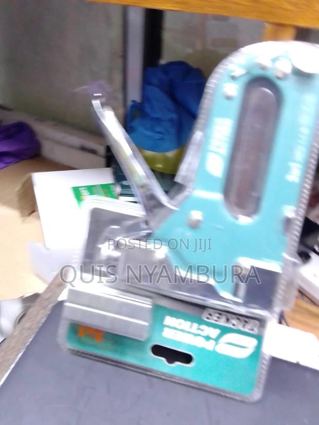 Powerful Staple Gun - thumbnail 2