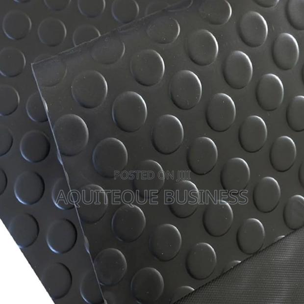 Round Stud Rubber Mat - main view