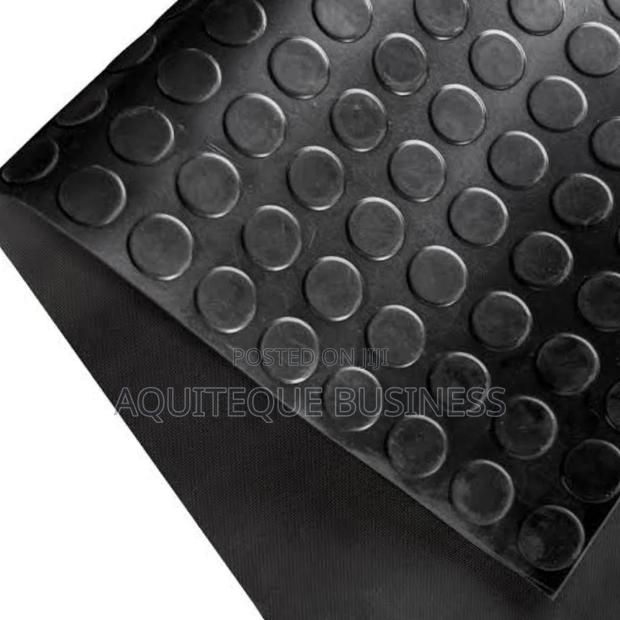 Coin Round Stud Rubber Mat - main view