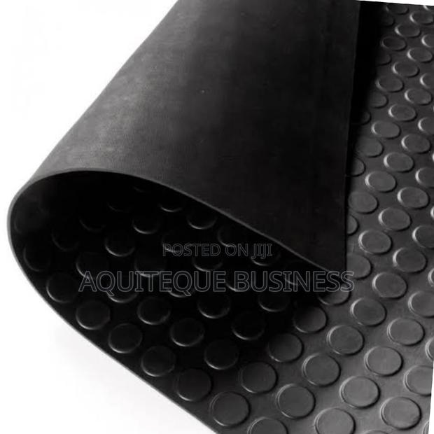 Round Stud Rubber Mat - main view