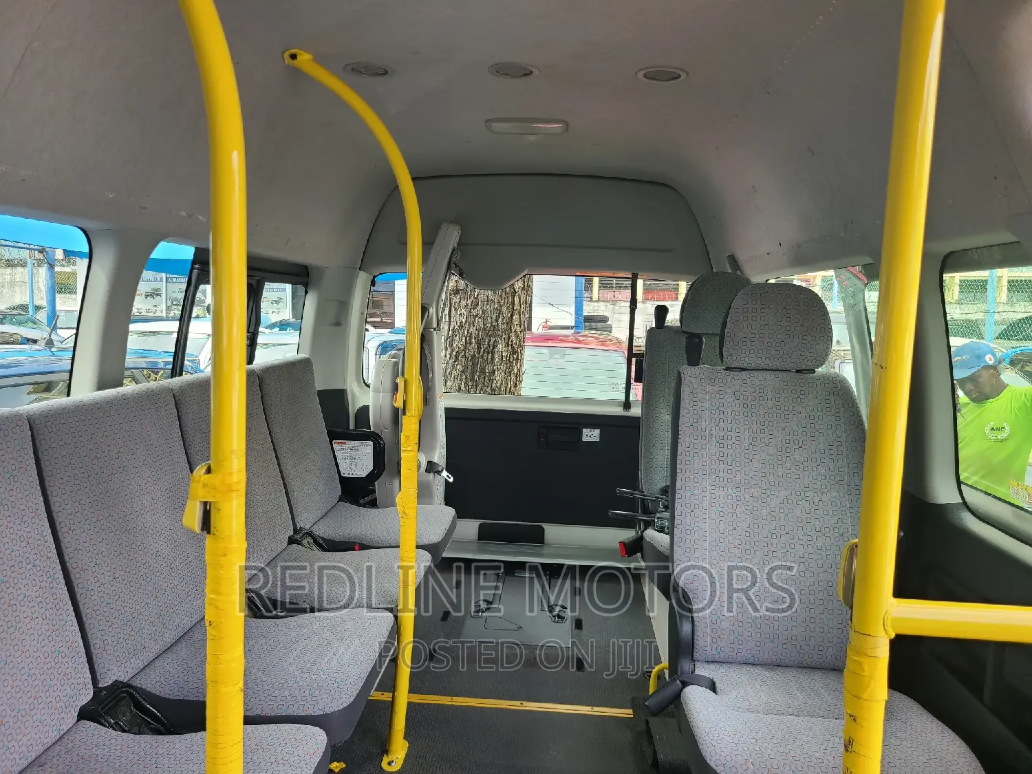 Toyota HiAce 2016