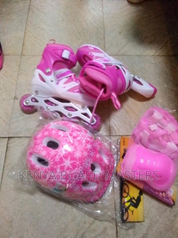 Skateshoes, Skate Shoes With Guards and Helmet, Skate Shoes