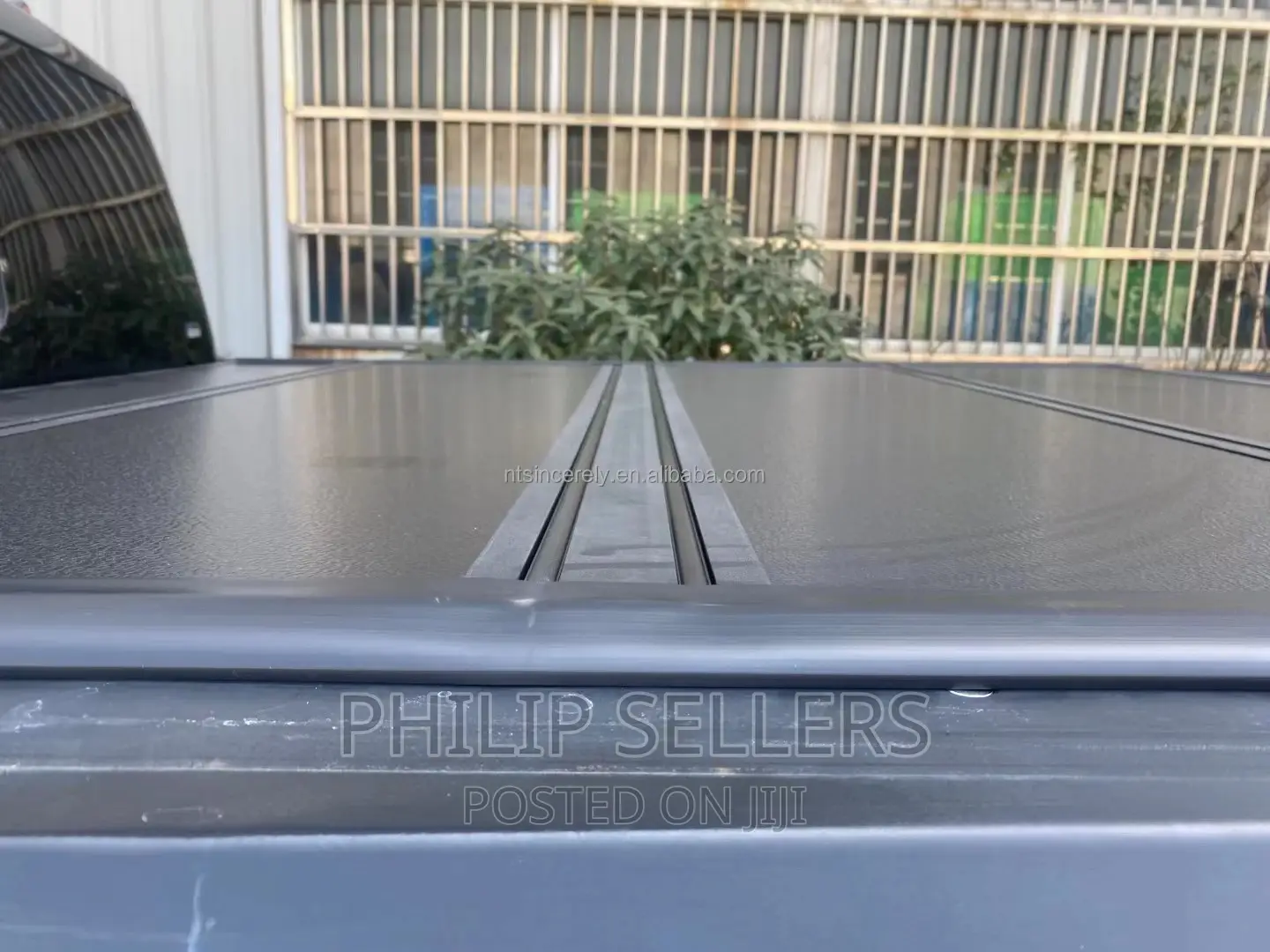 Hard Tri-Fold Cover - Isuzu D-Max - Double Cab