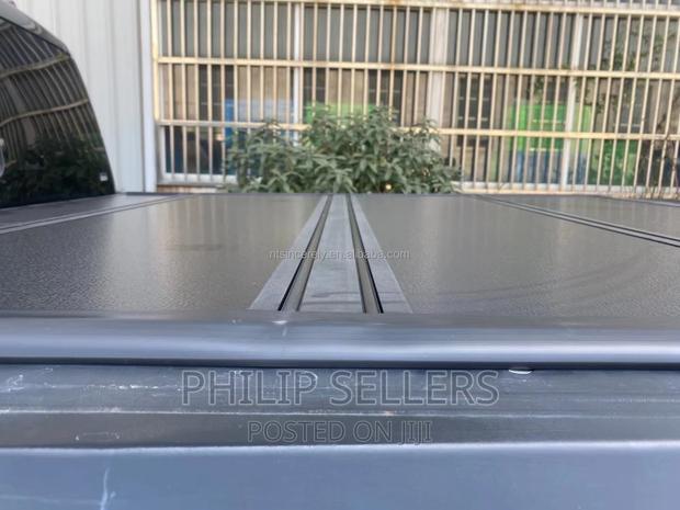 Hard Tri-Fold Cover - Isuzu D-Max - Double Cab - thumbnail 2