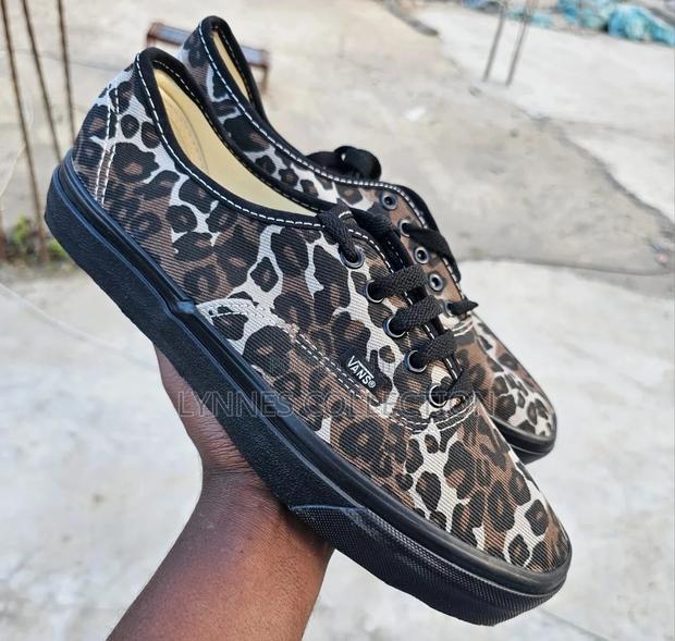 Themed Vans - thumbnail 3
