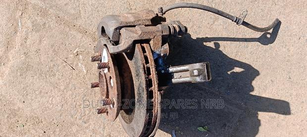 Townace New Model Front Wheel Hubs 2 4-Wheel Drive Available - thumbnail 3