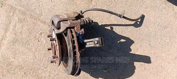 Townace New Model Front Wheel Hubs 2 4-Wheel Drive Available - thumbnail 2