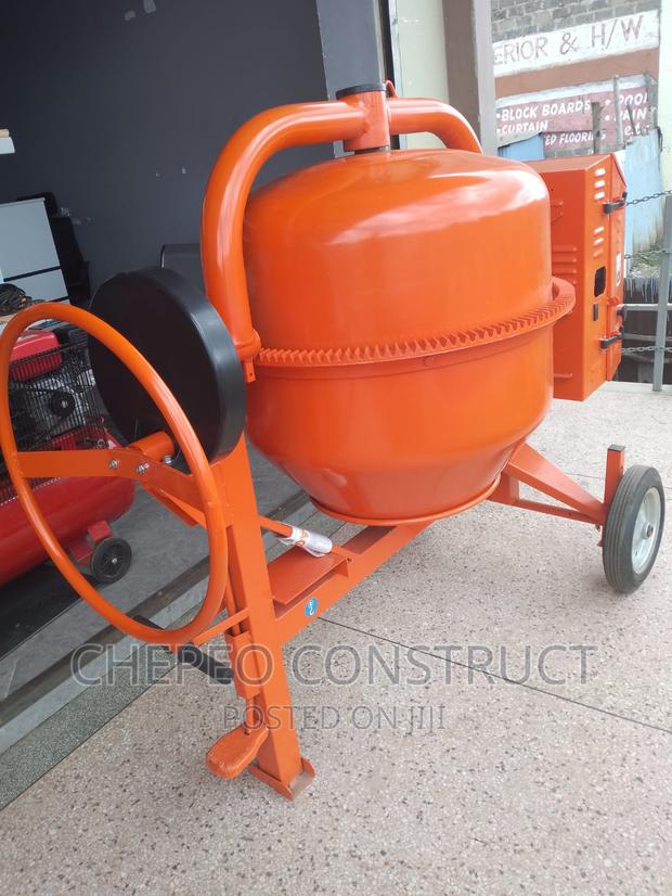 Pan-Type Concrete Mixer