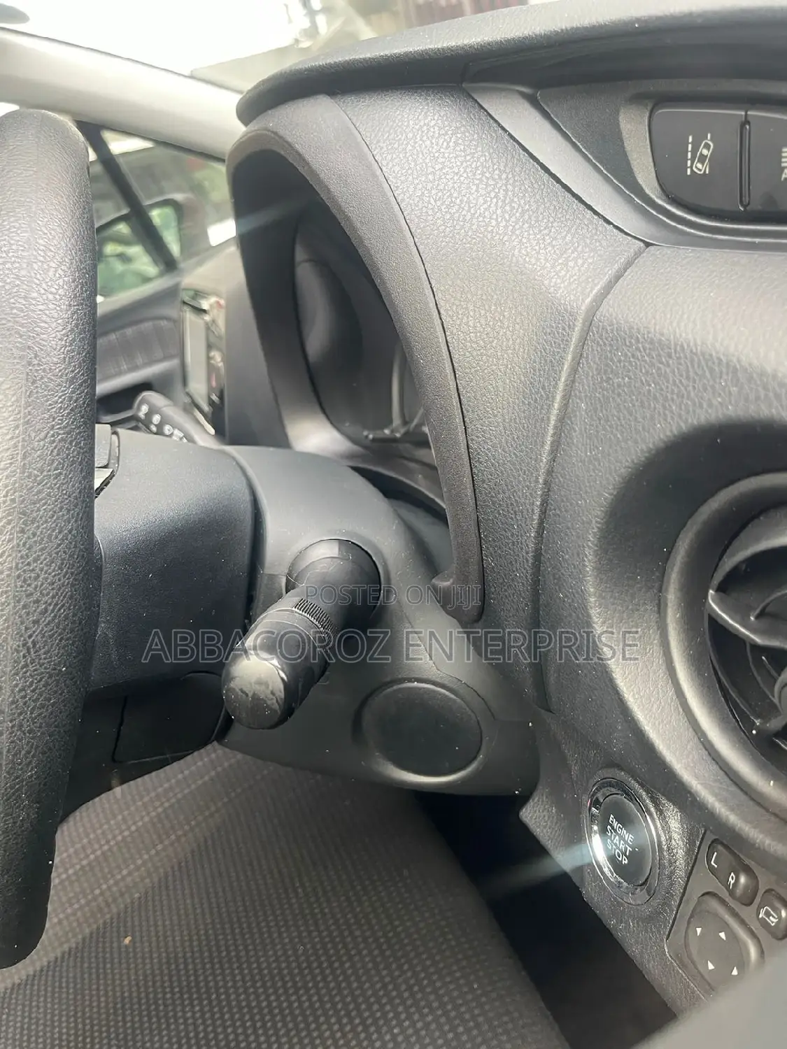 Toyota Vitz 1.3 AWD 3dr 2016 Blue