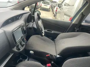 Toyota Vitz 1.3 AWD 3dr 2016 Blue