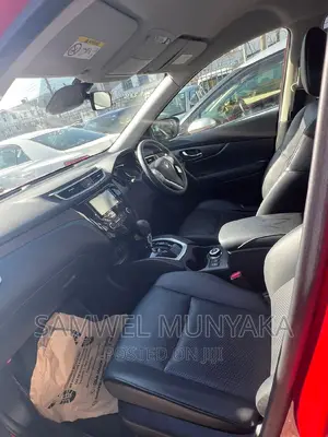 Nissan X-Trail 2.0 Petrol FWD 2017 Red