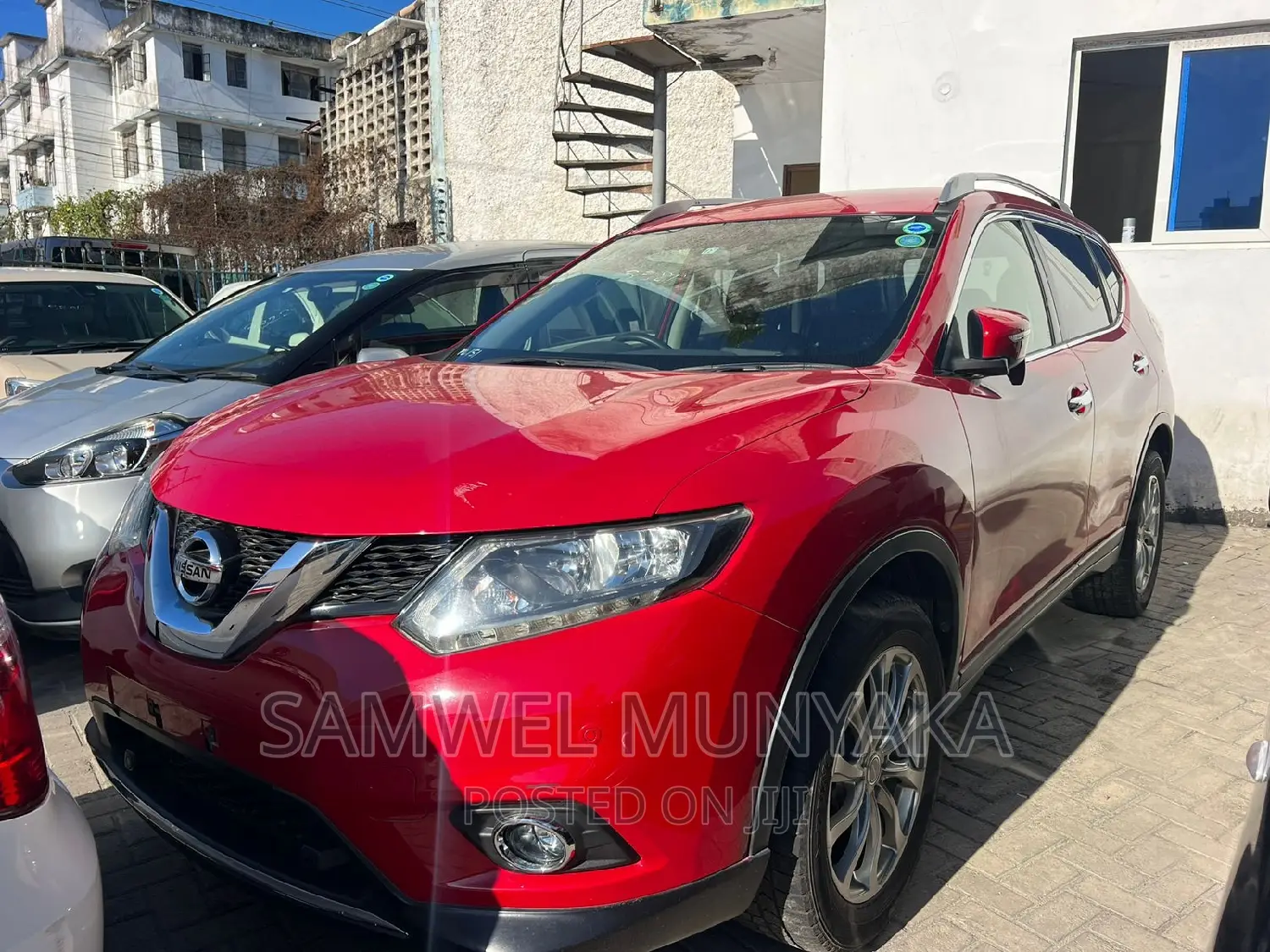 Nissan X-Trail 2.0 Petrol FWD 2017 Red