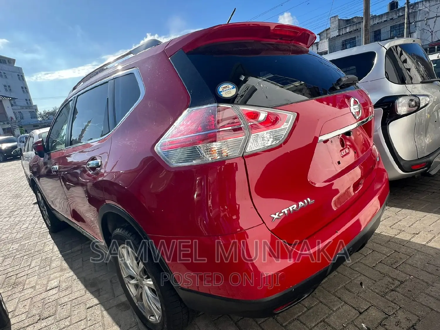 Nissan X-Trail 2.0 Petrol FWD 2017 Red