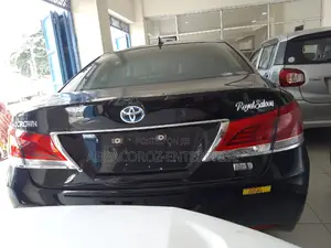 Toyota Crown 2016 Black
