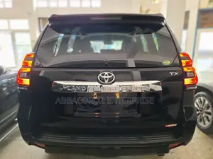 Toyota Land Cruiser Prado 2.8 2018 Matt Black