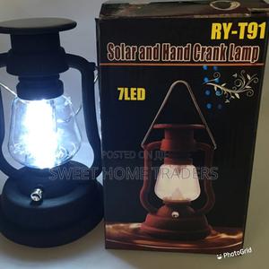 Solar Hand Crank Lamp - thumbnail 2