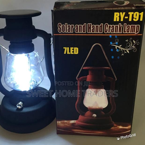 Solar Hand Crank Lamp - main view