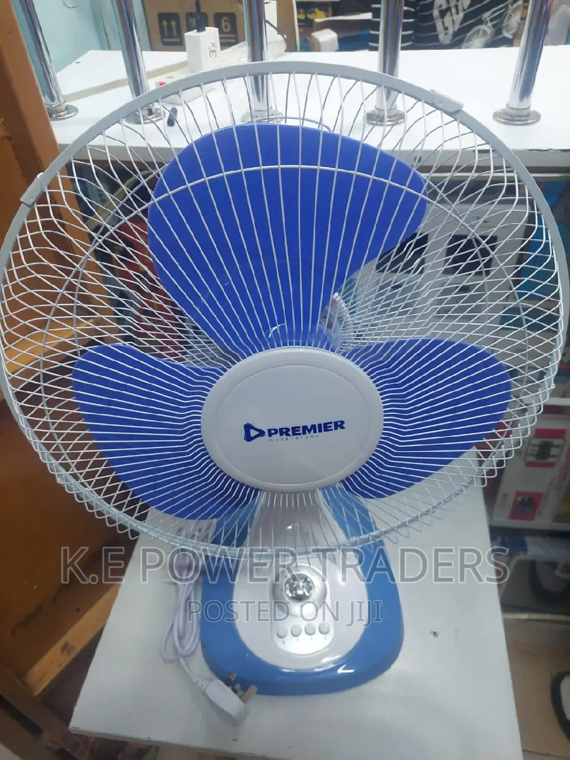 Premier Made for You Desk Fan