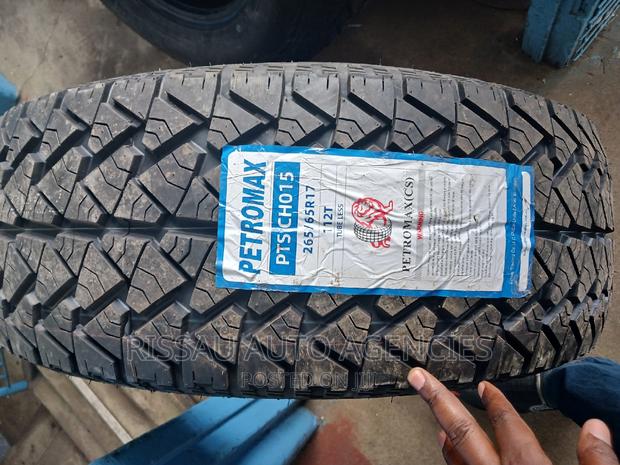 265/65 R 17 Petromax AT Tyres