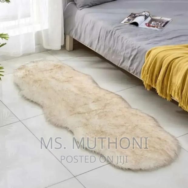 Faux Far Bedside /Dashboard Mat - thumbnail 5