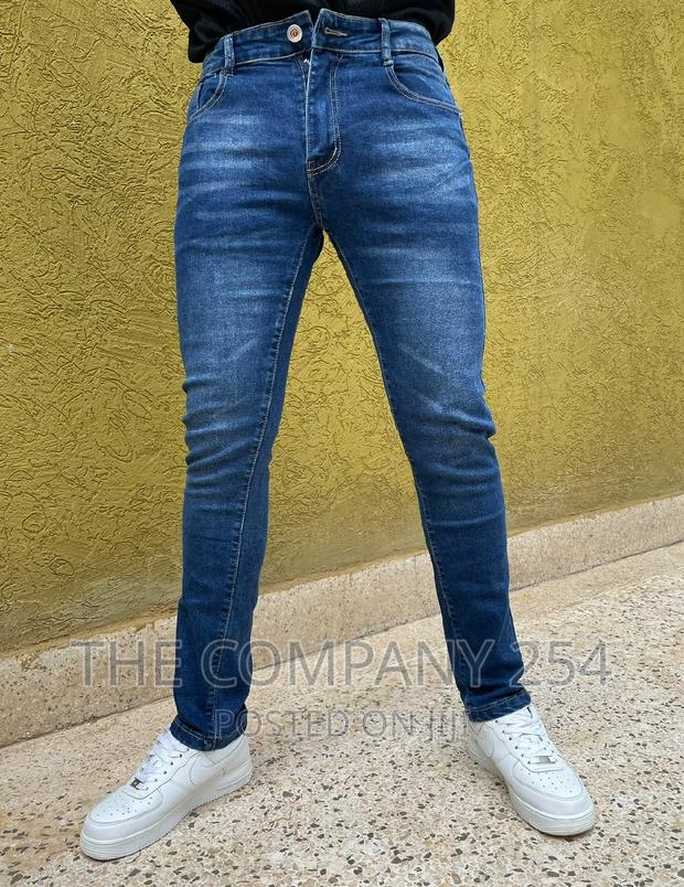 Designer Quality Classic Men's Plain Wash Denim Jeans 
Size - thumbnail 3