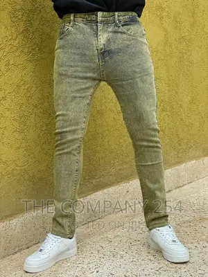 Designer Quality Classic Men's Plain Wash Denim Jeans 
Size