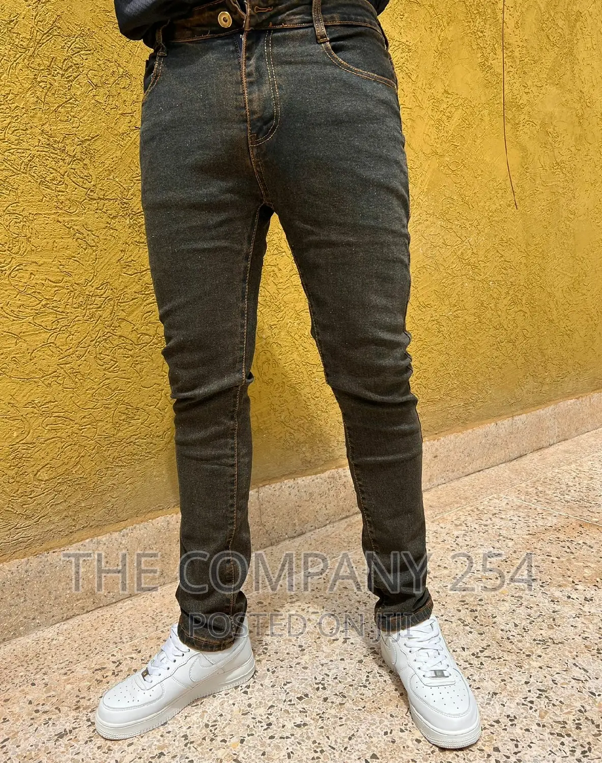 Designer Quality Classic Men's Plain Wash Denim Jeans 
Size