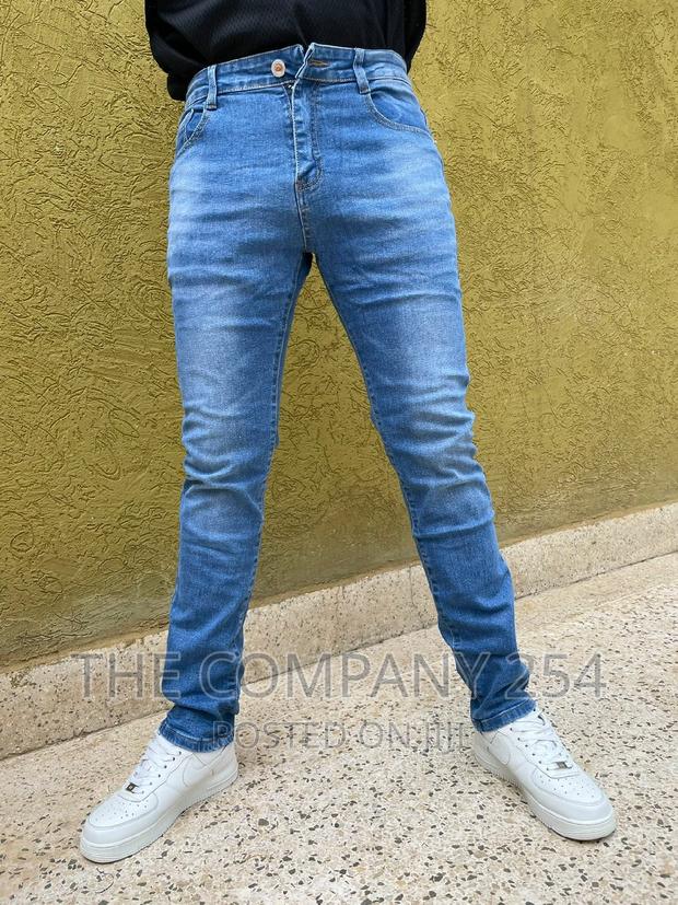 Designer Quality Classic Men's Plain Wash Denim Jeans 
Size - thumbnail 6