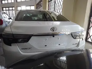 Toyota Mark X 2.5 AWD 2016 Ivory