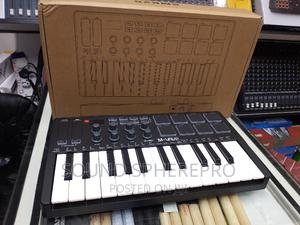 M-Wave 25key Midi Keyboard With Drumpad - thumbnail 2