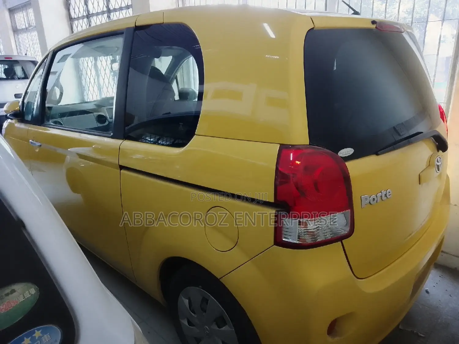 Toyota Porte 1.3 FWD 2016 Yellow