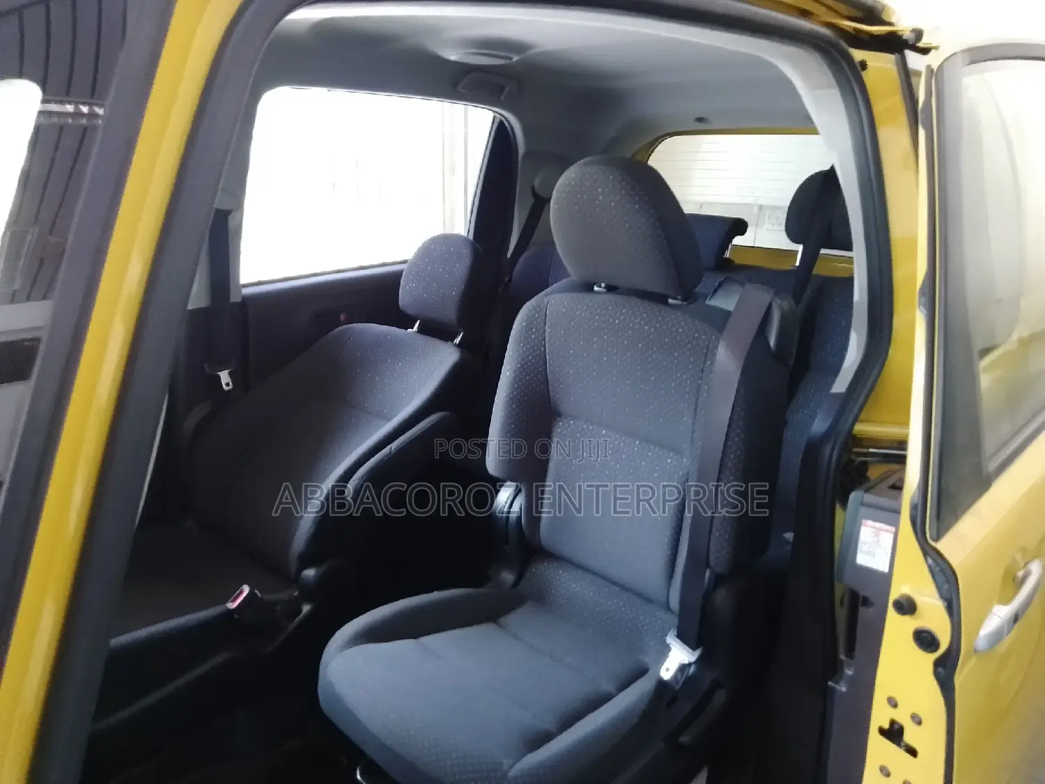 Toyota Porte 1.3 FWD 2016 Yellow