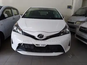 Toyota Vitz 2016 Ivory