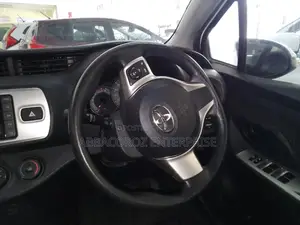 Toyota Vitz 2016 Ivory