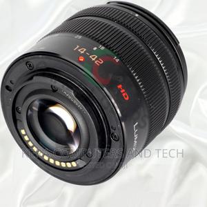 Lumix Lens 14-42 - main view