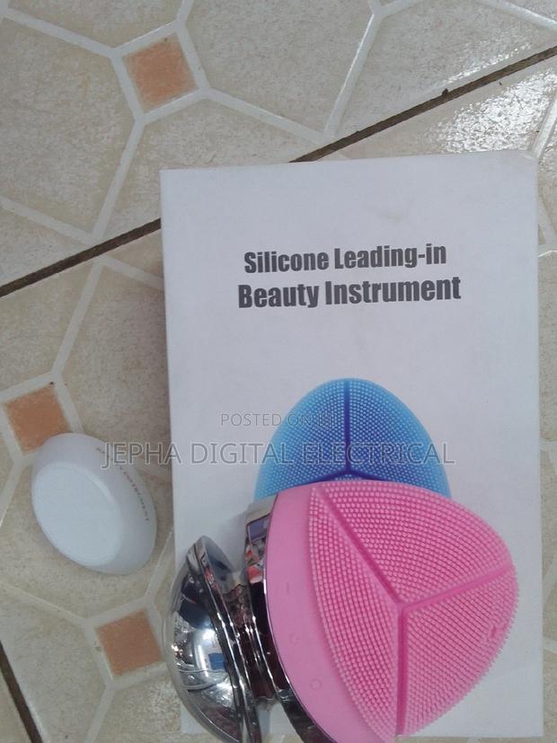 Scrubbing Beauty Instrument