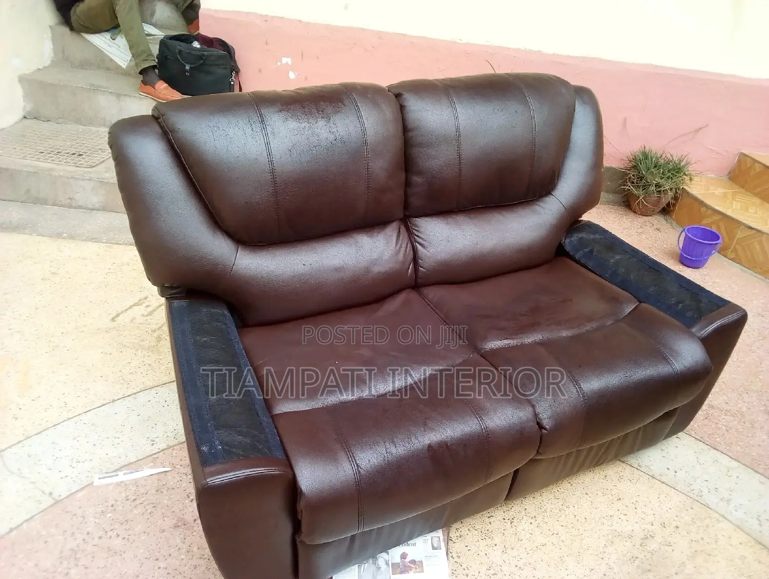 Leather Sofa Sets Dyeing, Refurbishing and Upholstery