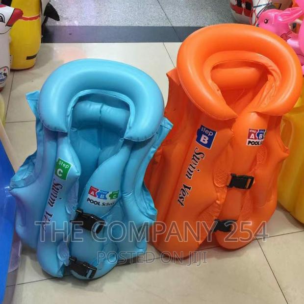 Swim Inflatable Jackets Accessible in Blue,Orange . - thumbnail 2